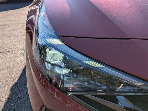 Used 2023 Hyundai Elantra Limited image 9