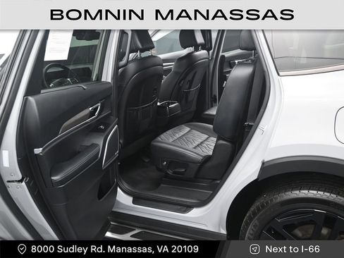 Used 2024 Kia Telluride EX X-Line image 12