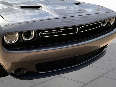 Used 2019 Dodge Challenger SXT RWD image 28
