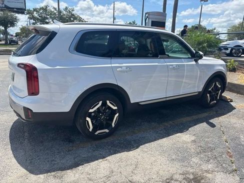 Used 2024 Kia Telluride S w/ S Sunroof Package FWD image 3