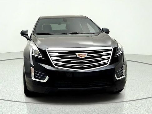 Used 2019 Cadillac XT5 FWD image 2