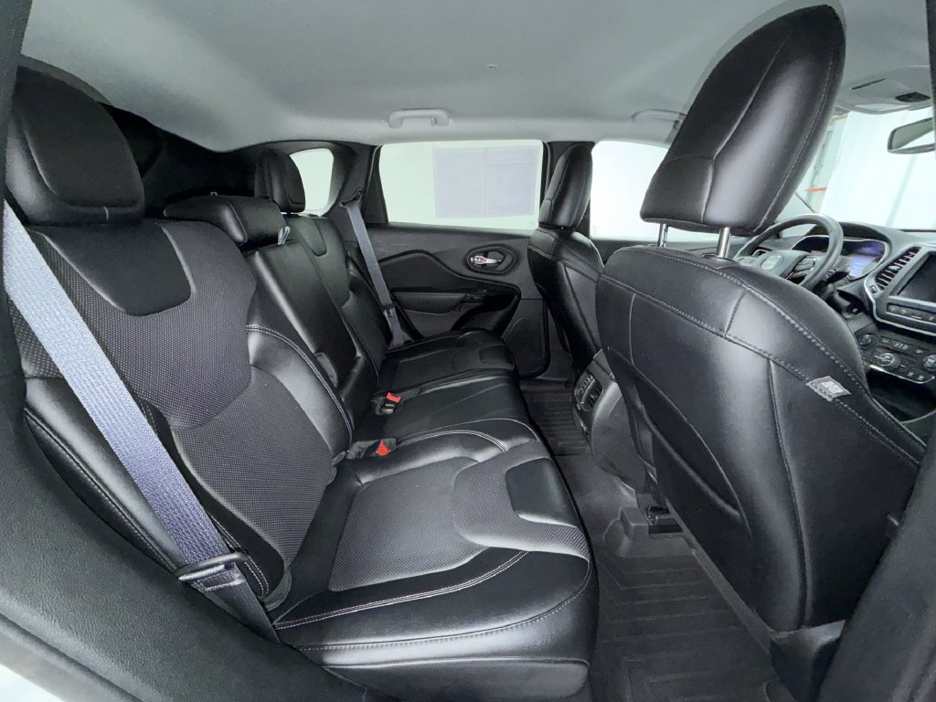 Used 2023 Jeep Cherokee Altitude Lux AWD/4WD image 6