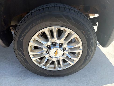 Used 2023 Chevrolet Silverado 2500 High Country w/ Z71 Off-Road Package AWD/4WD image 41