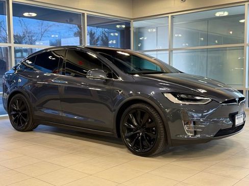 Used 2017 Tesla Model X 90D image 7