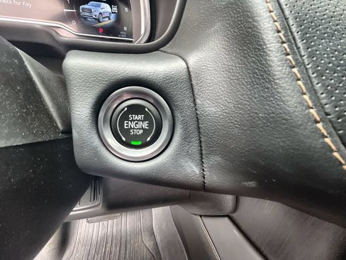 Used 2024 GMC Yukon AT4 AWD/4WD image 17