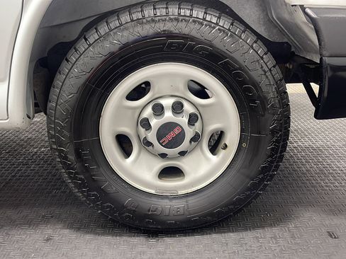 Used 2016 GMC Savana 2500 RWD image 18