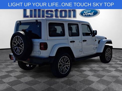 Used 2023 Jeep Wrangler Unlimited Sahara w/ Cold Weather Group AWD/4WD image 4