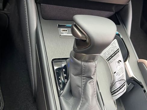 New 2025 Lexus ES 300h w/ Premium Package image 21