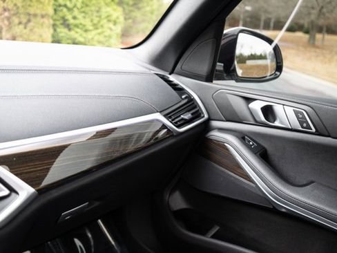 Used 2019 BMW X5 xDrive40i w/ Parking Assistance Package image 30