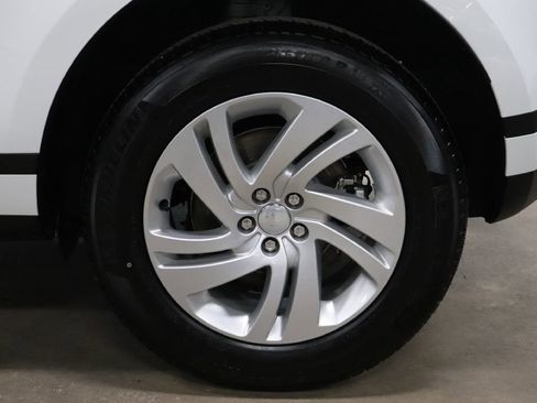 Used 2025 Land Rover Range Rover Evoque S image 38