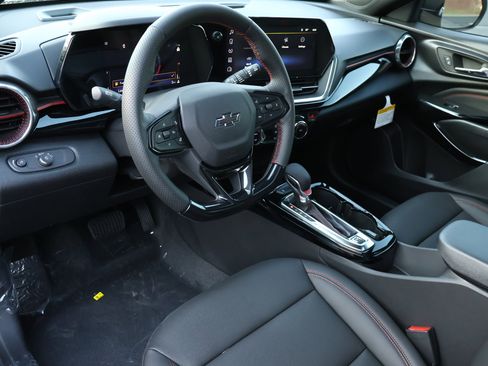 New 2026 Chevrolet Trax RS w/ Sunroof Package FWD image 3