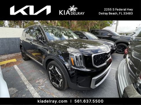 Used 2025 Kia Telluride EX w/ EX Captain's Chair Package image 6