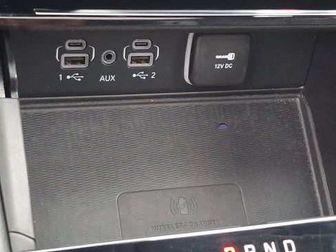 Used 2023 Jeep Grand Cherokee L Limited w/ Luxury Tech Group II AWD/4WD image 28