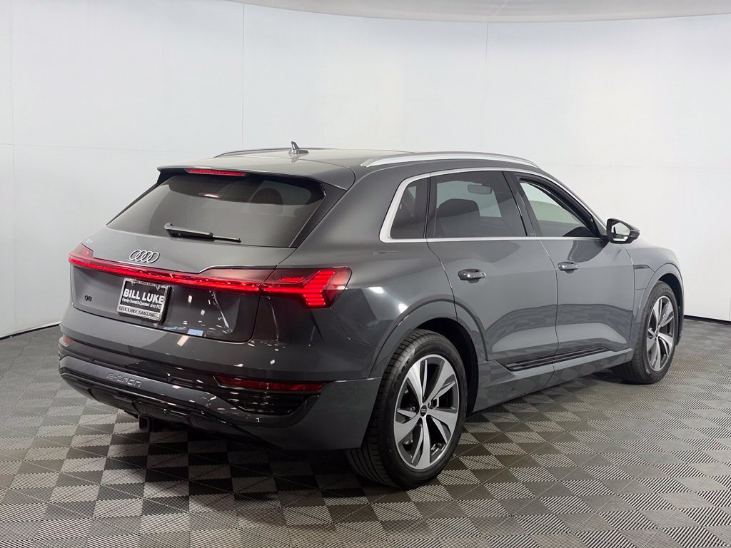 Used 2024 Audi Q8 e-tron Premium Plus w/ Premium Plus Package AWD/4WD image 6