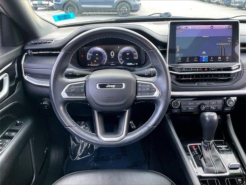 Used 2022 Jeep Compass High Altitude image 16