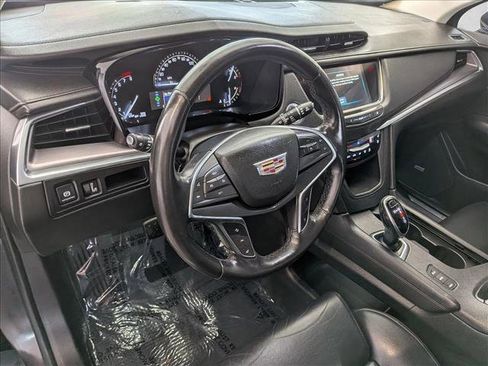 Used 2017 Cadillac XT5 Premium Luxury AWD/4WD image 6