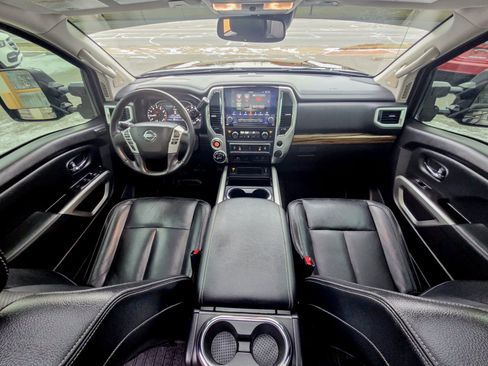 Used 2021 Nissan Titan SL w/ Moonroof Package image 2