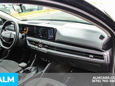 Used 2025 Kia K4 FWD image 23