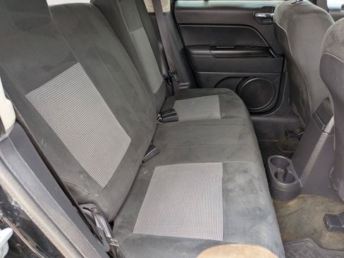 Used 2017 Jeep Patriot Latitude AWD/4WD image 25