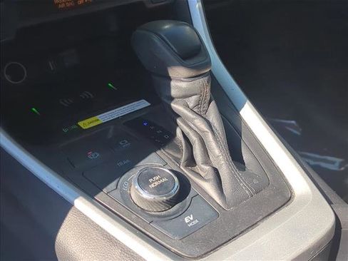 Used 2022 Toyota RAV4 XLE image 13