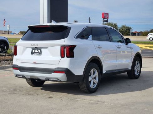 New 2026 Kia Sorento LX FWD image 3