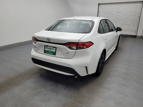Used 2021 Toyota Corolla LE image 9