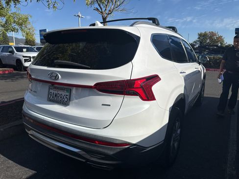 Used 2022 Hyundai Santa Fe SEL w/ Convenience + Premium Package AWD/4WD image 4