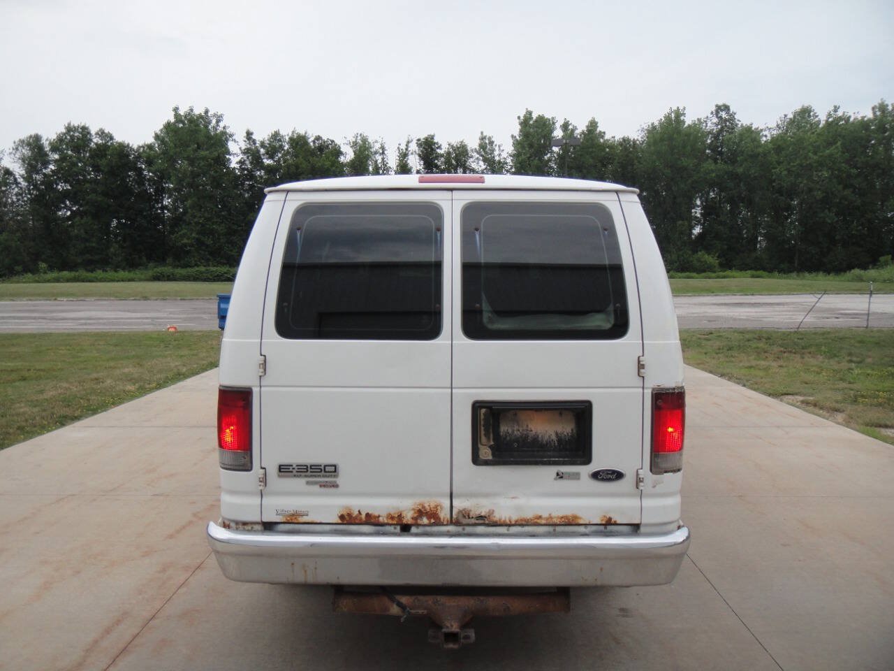 Used 2012 Ford E-350 and Econoline 350 XLT RWD image 6