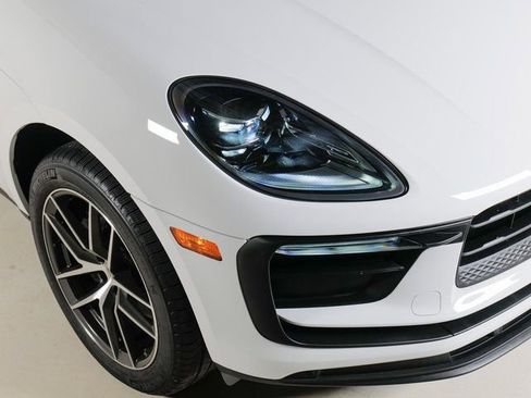 Certified 2025 Porsche Macan 2.0L I4 Turbo image 31