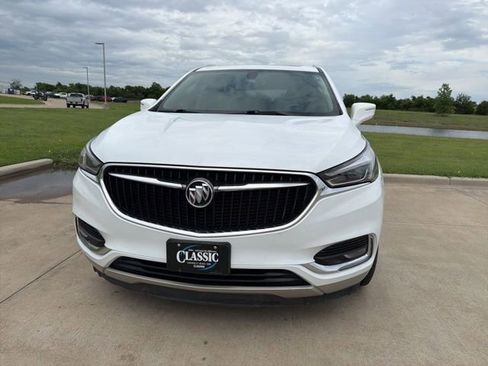 Used 2021 Buick Enclave Essence w/ Sound and Sites Package FWD image 3