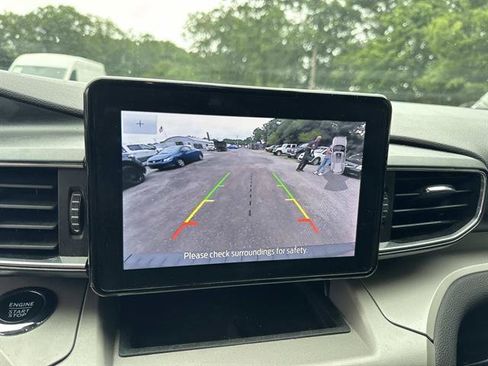 Used 2023 Ford Explorer XLT w/ Equipment Group 202A AWD/4WD image 36