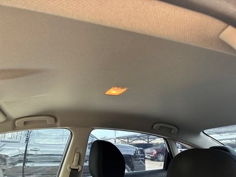 Used 2019 Nissan Sentra SR FWD image 10
