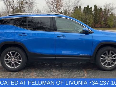 Used 2024 GMC Terrain SLT image 9