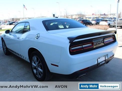Used 2020 Dodge Challenger SXT w/ Driver Convenience Group image 4
