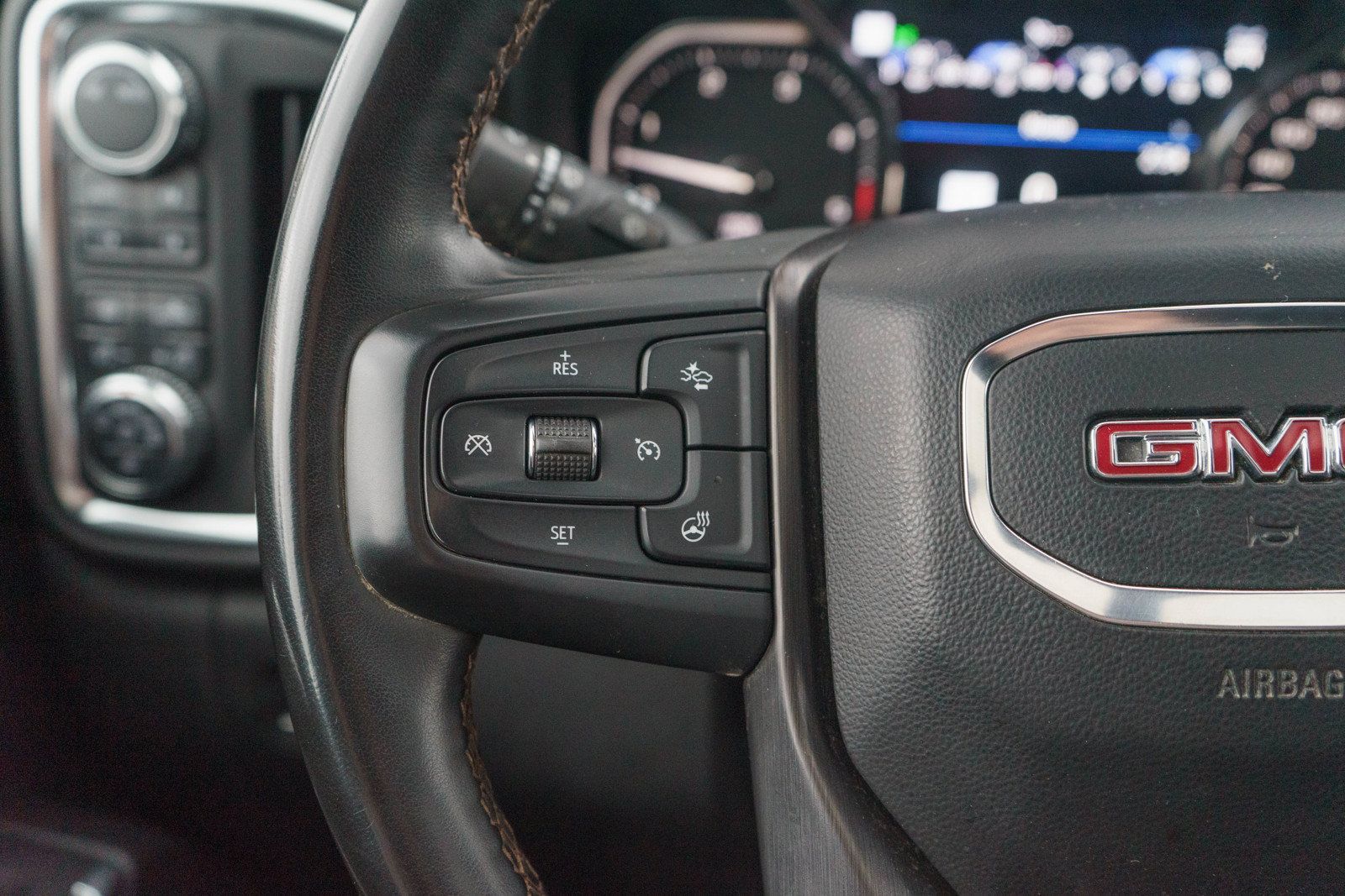 Used 2023 GMC Sierra 2500 AT4 w/ AT4 Preferred Package AWD/4WD image 22