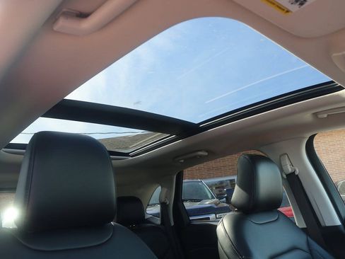 Certified 2024 Ford Edge SEL w/ Convenience Package AWD/4WD image 25
