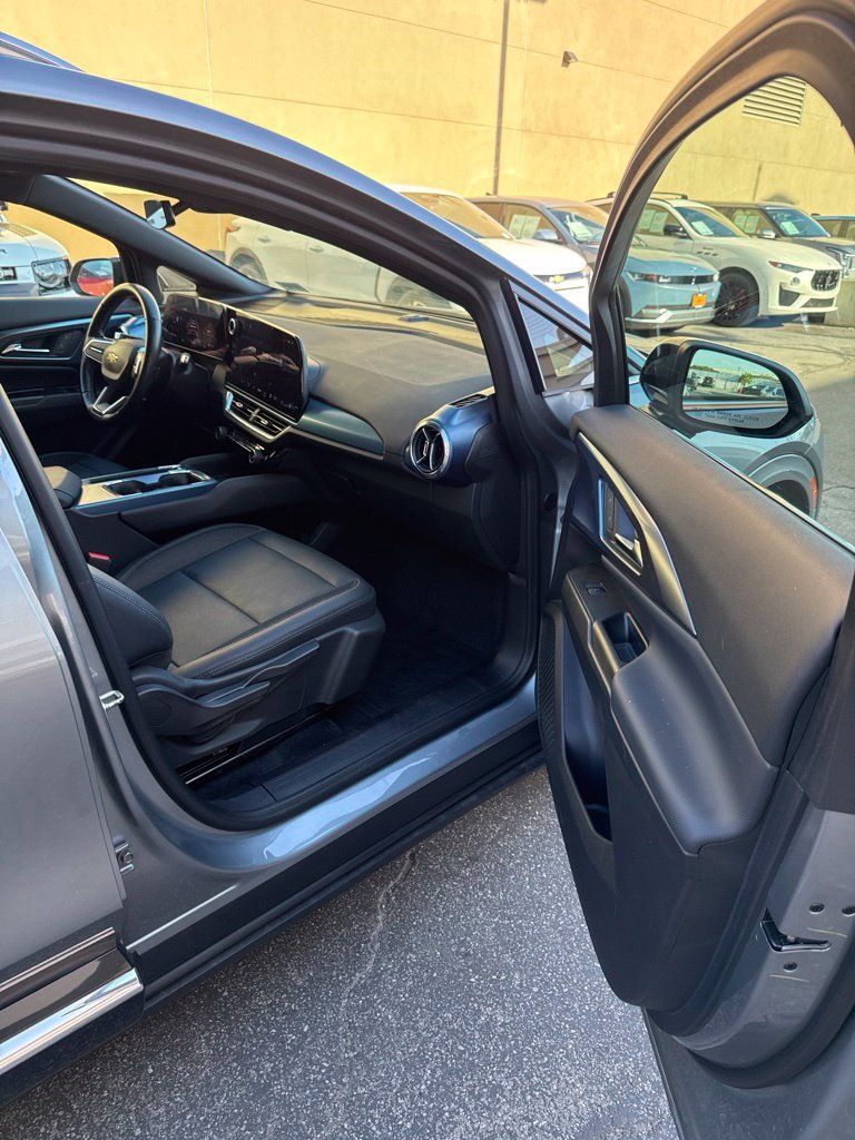 Used 2024 Chevrolet Equinox EV LT w/ LPO, Blackout Package FWD image 30