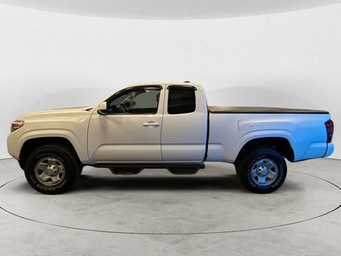 Used 2022 Toyota Tacoma SR w/ SR Convenience Package RWD image 2