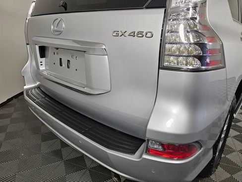 Used 2018 Lexus GX 460 Premium w/ Premium Package AWD/4WD image 16