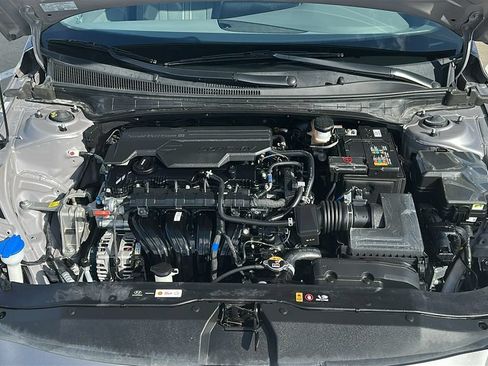 Used 2024 Hyundai Elantra SEL FWD image 3