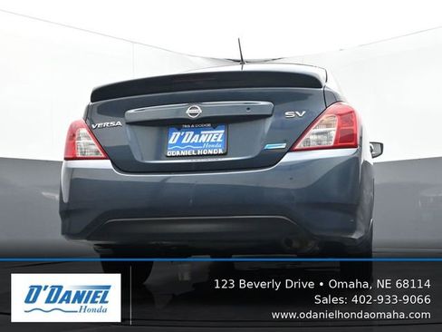 Used 2015 Nissan Versa SV FWD image 11