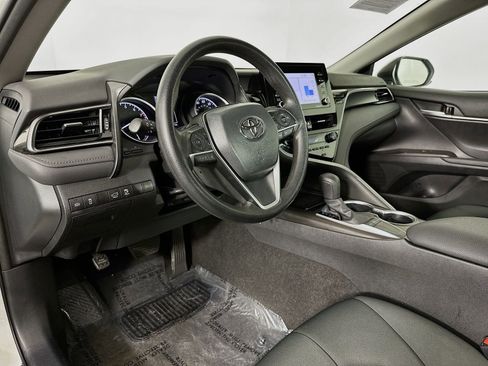 Used 2024 Toyota Camry LE image 10