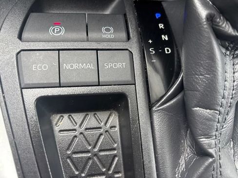 Used 2025 Toyota RAV4 XLE FWD image 13