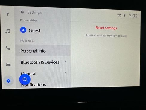 Used 2025 Toyota RAV4 XLE image 32