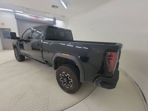 Used 2026 GMC Sierra 2500 AT4X image 3