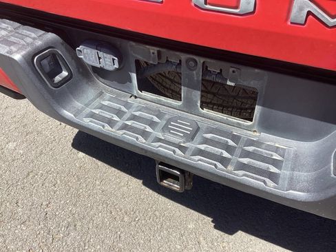 Used 2017 Toyota Tacoma TRD Sport w/ Tow Package (A/T) AWD/4WD image 18