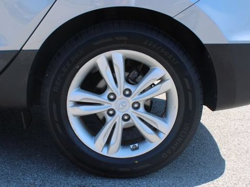 Used 2011 Hyundai Tucson GLS FWD image 31