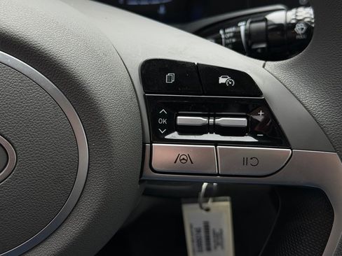 Certified 2025 Hyundai Elantra SE w/ Cargo Package image 19