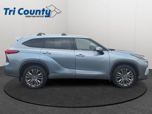 Certified 2020 Toyota Highlander Limited AWD/4WD image 9
