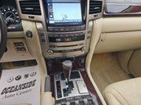 Used 2013 Lexus LX 570 4WD image 15